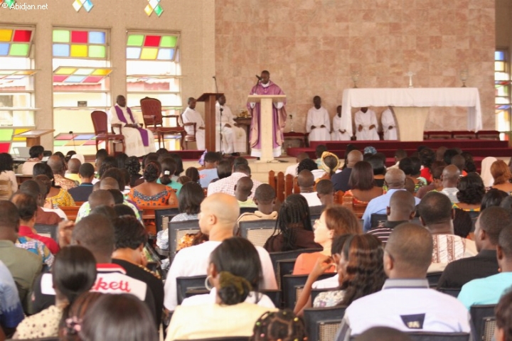 Noël: Les chrétiens catholiques invités à l`amour, l`humilité et la charité